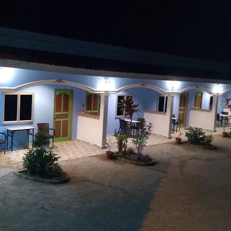 Mazza Nur Motel Pantai Cenang  Exterior foto
